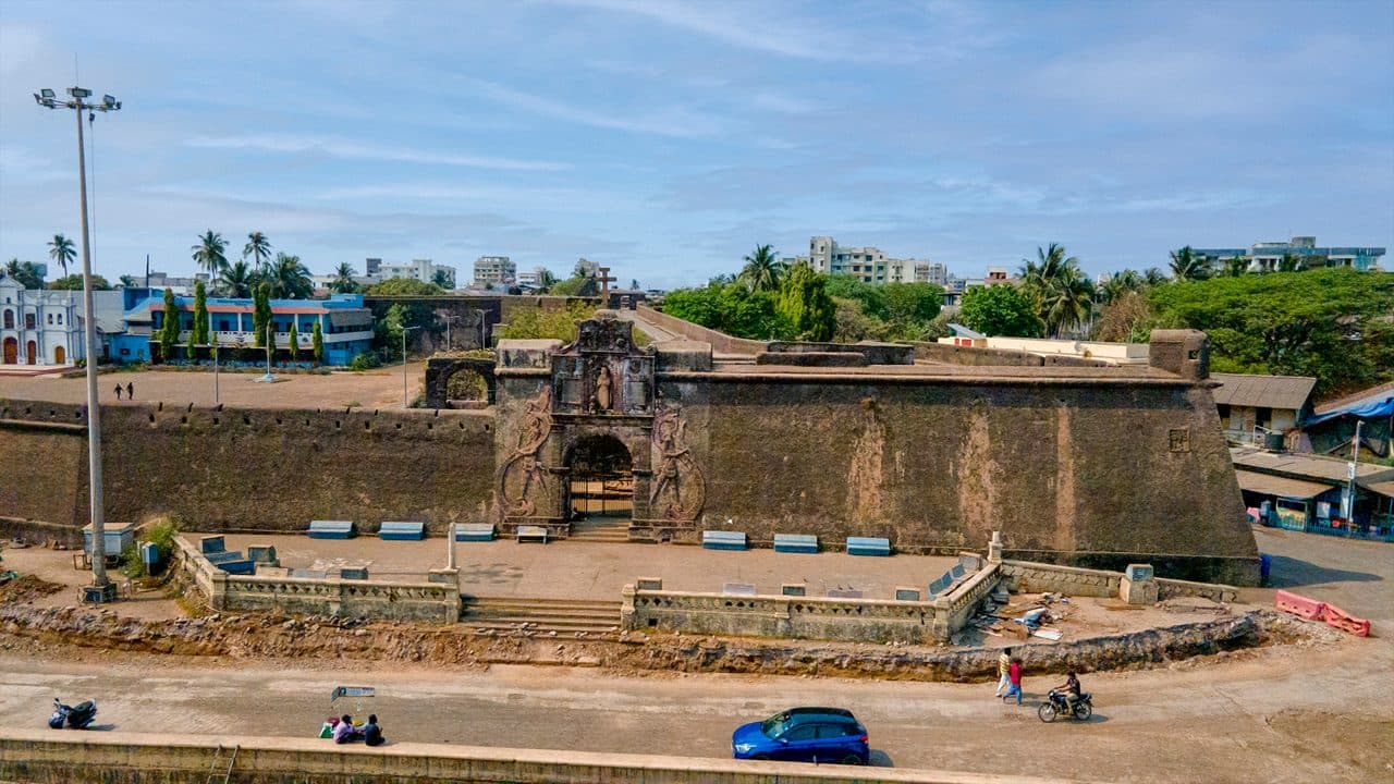 Surat to Daman Cab - image 3