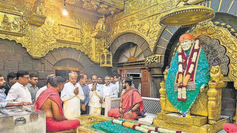 Surat to Shirdi Cab - image 3